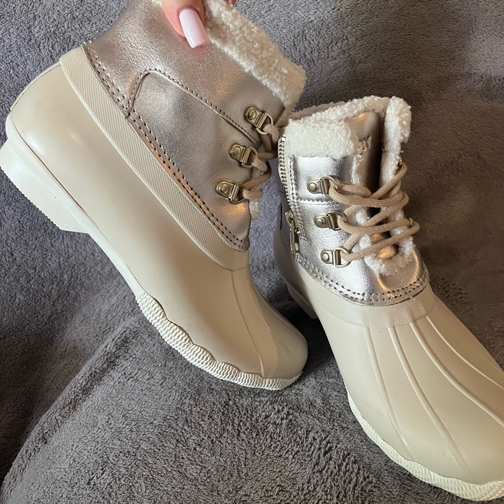 Sperry Silver and Cream Winter Rain Boots